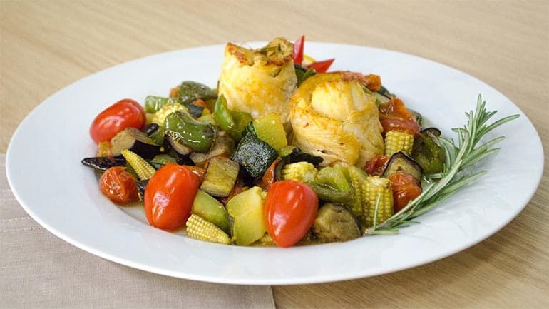 Простые, вкусные и полезные рецепты рыбы с овощами в духовке