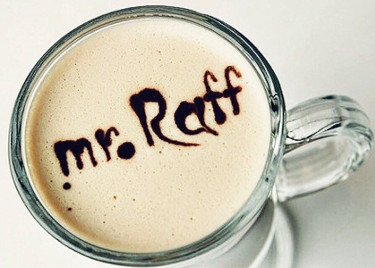 Раф-кофе – ванильный напиток с мужским характером