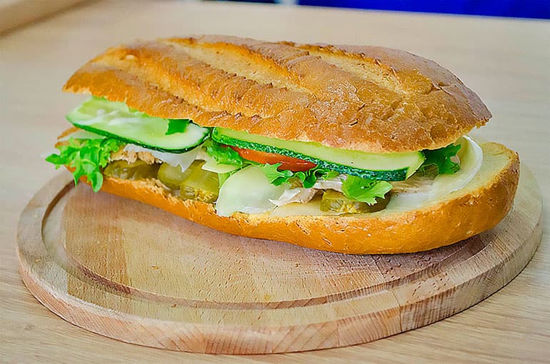 Сэндвич с индейкой. Пошаговый рецепт приготовления полезного сэндвича.